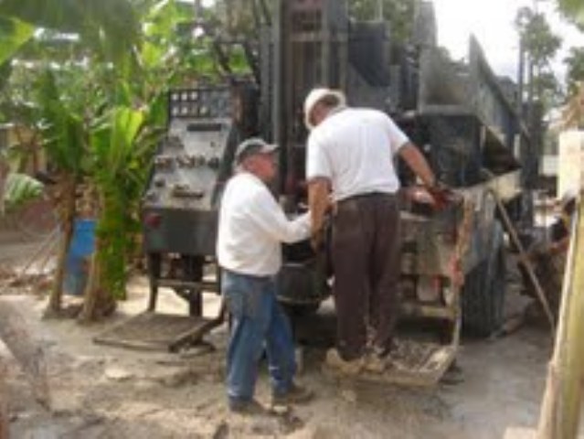 David Heady with drilling crew