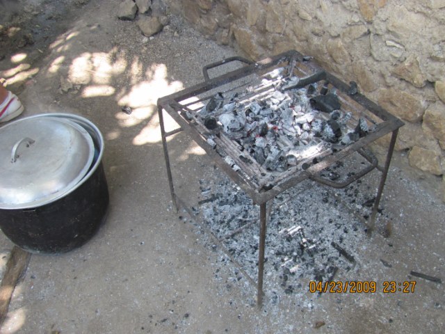 A hot burner for outside cooking